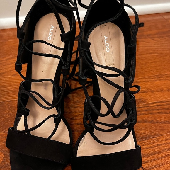 Strappy heels - Picture 2 of 4
